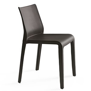 Silla Lisbona Desalto. Silla tapizada de diseño italiano para salones.