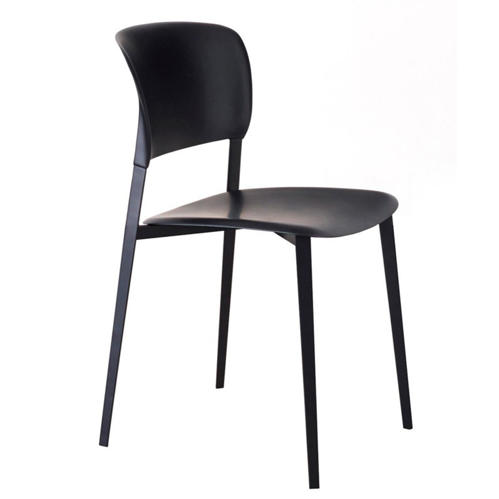Silla de diseño PLY para comedor de Desalto. Silla moderna de diseño.