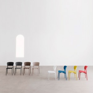 Silla de diseño PLY para comedor de Desalto. Silla moderna de diseño.