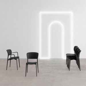 Silla de diseño PLY para comedor de Desalto. Silla moderna de diseño.