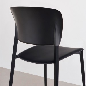 Silla de diseño PLY para comedor de Desalto. Silla moderna de diseño.