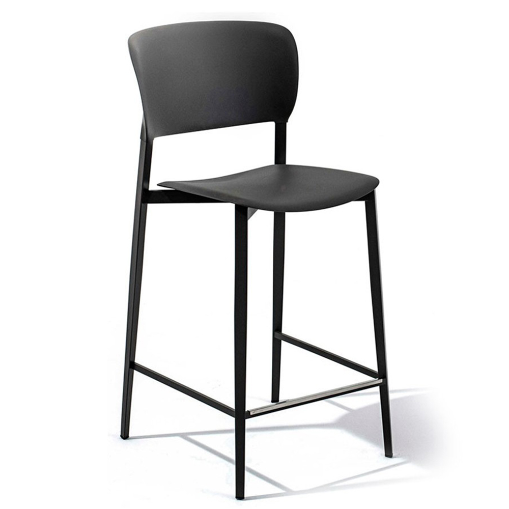 Taburete Ply de Desalto. Muebles de diseño italiano. Sillas modernas.