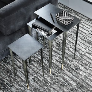 Mesa auxiliar Spillo de Cattelan Italia. Mesas auxiliar de diseño moderno.