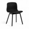 Silla AAC 13 tapizada de Hay, estilo nórdico y asiento tapizado para comedor.