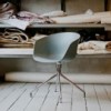Silla AAC 20 de acero y polipropileno de Hay ideal para espacios modernos.