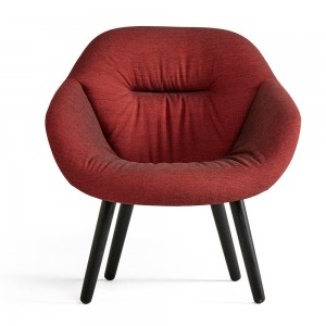 Butaca AAL 82 tapizado Soft de Hay para interiores, estilo nórdico y asiento tapizado.