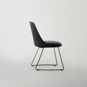 Silla Itala si de Bonaldo. Sillas modernas y elegantes. Mobiliario de diseño.