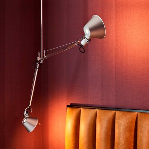 Tolomeo due bracci suspension alluminio Artemide de diseño elegante.