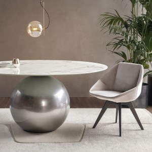 Silla Stone con patas de madera de Bonaldo. Diseño italiano moderno.