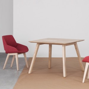 Mesa de comedor Monk madera de Prostoria. Mesa diseño de madera.