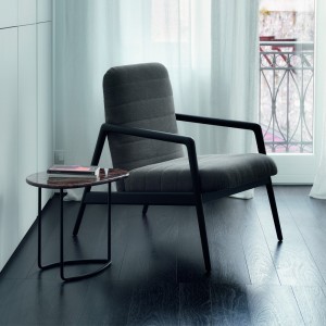 Sillón de madera Carnaby de Horm.