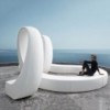 And Banco de Vondom con asiento opcional para jardín