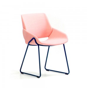 Silla Monk Metal de Prostoria. Sillas de diseño.