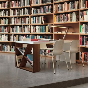 Mesa  J-Table de Horm. Mesas modernas de salón. Muebles diseño italiano.