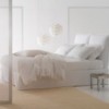 Cama con cabezal Milos de Horm. Muebles modernos de diseño para hogar.
