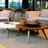 Mesa auxiliar Oblique de Prostoria con tapa de MDF. Mesa diseño de madera.