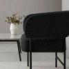 Butaca moderna Easy Chair de modelo RC con patas metalicas de Blasco&Vila.