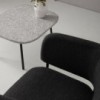 Butaca moderna Easy Chair de modelo RC con patas metalicas de Blasco&Vila.