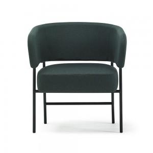 Butaca moderna Easy Chair de modelo RC con patas metalicas de Blasco&Vila.
