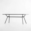 Mesa de comedor Strain de Prostoria. Mesa diseño de MDF.