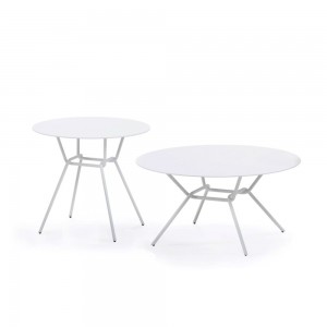 Mesa auxiliar Strain Outdoor de Prostoria. Mesa diseño para tu jardín.