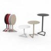 Mesa auxiliar Delta de Vondom. Muebles y complementos de exterior.