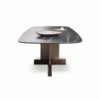 Mesa Cross Table cerámica de Bonaldo. Mobiliario de diseño italiano.