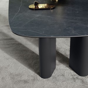 Mesa Geometric Bonaldo con variados acabados en su sobre. Ideal para salón.