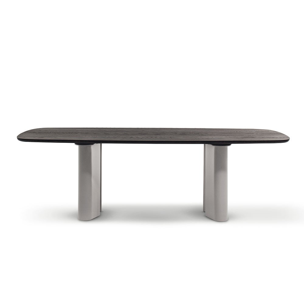 Mesa Geometric Bonaldo con variados acabados en su sobre. Ideal para salón.