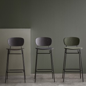 Taburete tapizado Fosca Blasco&Vila. Taburetes con diseño moderno y asiento tapizado.