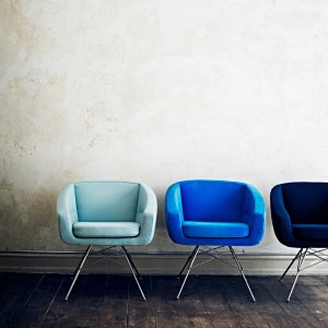 Butaca Aiko de Softline. Sillas modernas para comedor. Muebles de diseño.