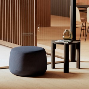 Pouf Mole de Omelette ed. Poufs de diseño ideal para ambientes de salón.