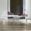 Mesa Octa redondeada de Bonaldo. Diseño italiano en variedad de acabados.