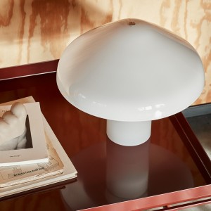 Lámpara sobremesa Pao Glass Hay. Diseño de iluminación moderna para mesas.