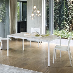 Mesa Zen extensible de Bonaldo. Mobiliario de diseño moderno italiano.