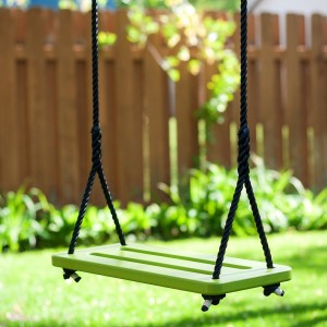 Columpio con cuerda de Loll Designs. Productos hechos con material reciclado.