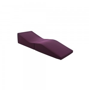 Pouf para relajarse Duet muy confortable para salón de Softline. Poufs lounge.