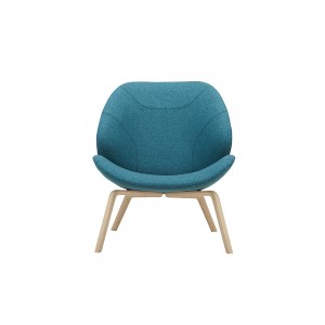 Butaca cómoda y espaciosa Eden para salón de Softline. Butacas de diseño nórdico.