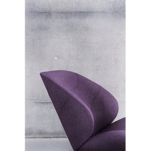 Butaca cómoda y espaciosa Eden para salón de Softline. Butacas de diseño nórdico.