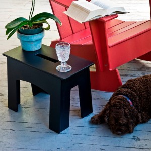 Taburete Handy de Loll Designs. Productos hechos con material reciclado.