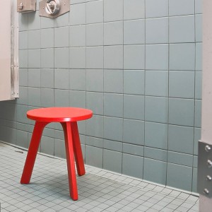 Taburete Handy de Loll Designs. Productos hechos con material reciclado.