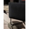 Butaca cómoda Groove para salón de Softline. Muebles de diseño nórdico.