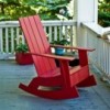 Silla mecedora Adirondack de Loll Designs. Productos hechos con material reciclado.