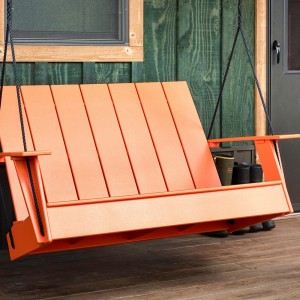 Columpio Adirondack de Loll Designs. Productos hechos con material reciclado.