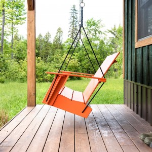 Columpio Adirondack de Loll Designs. Productos hechos con material reciclado.