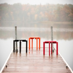 Taburete apilable L4 de Loll Designs. Productos hechos con material reciclado.