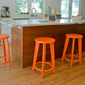 Taburete Norm de Loll Designs. Productos hechos con material reciclado.