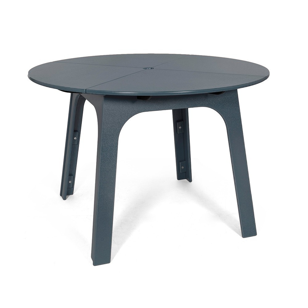 Mesa Alfresco redonda de Loll Designs. Productos hechos con material reciclado.
