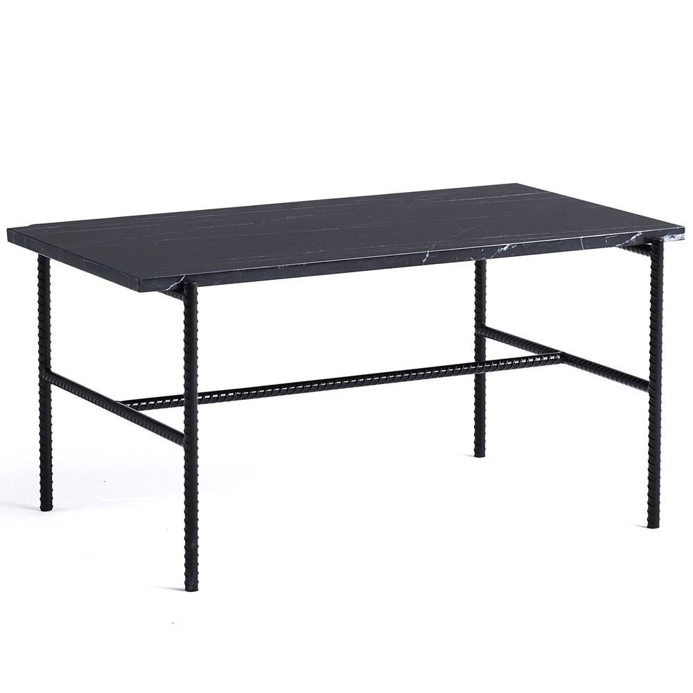 Mesa de centro Rebar de acero con sobre de mármol con diseño moderno de HAY.