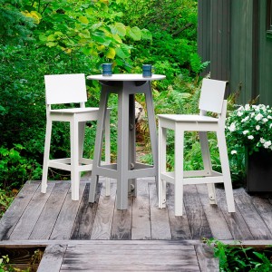 Mesa de bar Fresh Air de Loll Designs. Productos hechos con material reciclado.